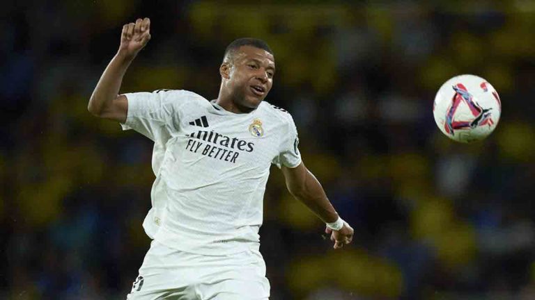 Real Madrid's Kylian Mbappe tries control the ball during the Spanish La Liga soccer match between Las Palmas and Real Madrid at the Gran Canaria stadium in Las Palmas, Spain's Canary Islands, Thursday, Aug. 29, 2024. (Gabriel Jimenez/AP)