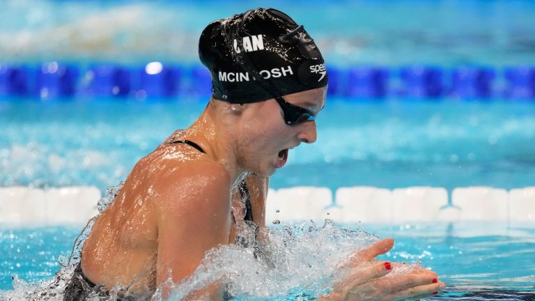 Summer McIntosh of Canada, competes in the women's 200-meter individual medley semifinal at the 2024 Summer Olympics, Friday, Aug. 2, 2024, in Nanterre, France. (Ashley Landis/AP)