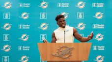 Tyreek Hill admits he could have handled traffic stop better, still wants officer fired