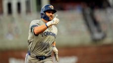 Horwitz homers twice as Blue Jays knock Braves out of wild-card spot