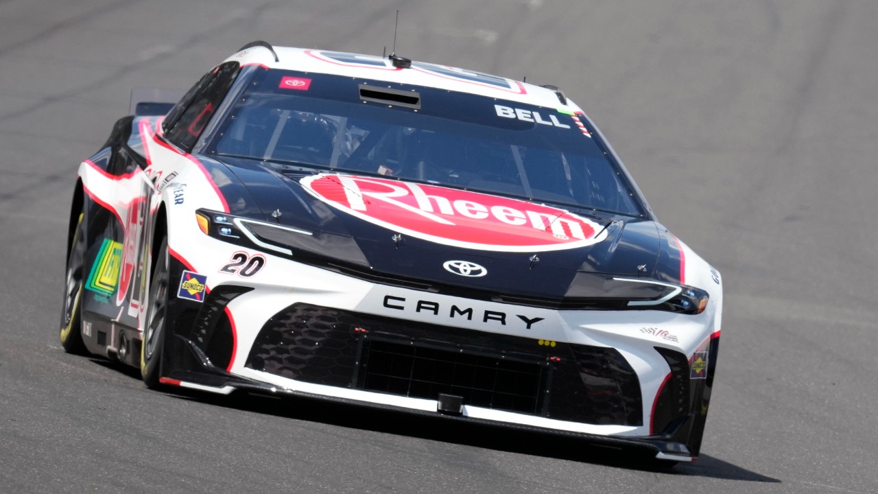 Bell wins third straight NASCAR Cup Series pole at Kansas Speedway ...