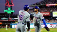Mets stun Phillies bullpen to steal Game 1