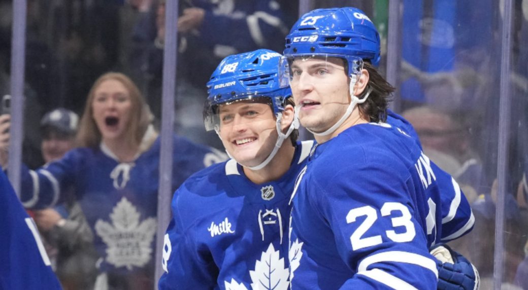 Vibrant Maple Leafs Notebook: Berube Meets With Leaders Ahead Of Must-win Background Photography Vibrant Maple Leafs Notebook: Berube Meets With Leaders Ahead Of Must-win Background Photography