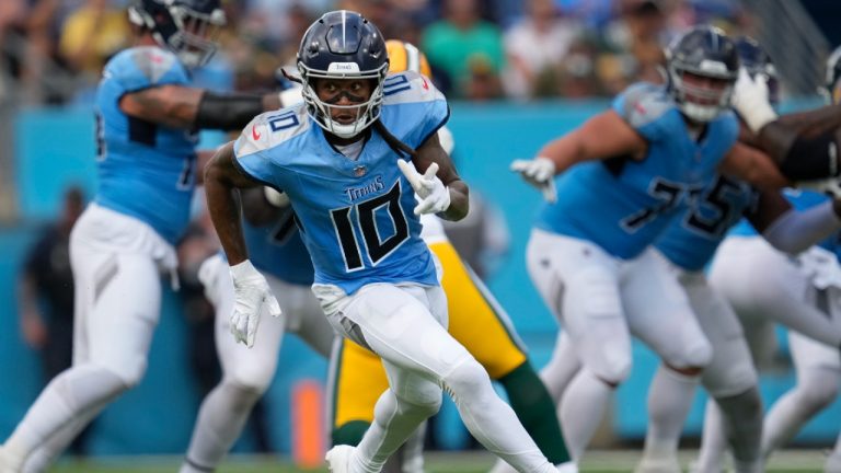 Tennessee Titans wide receiver DeAndre Hopkins (10) plays during the second half of an NFL football game against the Green Bay Packers Sunday, Sept. 22, 2024, in Nashville, Tenn. (George Walker IV/AP)