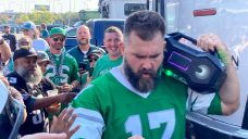 Retired Eagles great Jason Kelce enjoys ‘meat and greet’ at pregame party