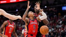 Report: Pelicans’ Dejounte Murray out 4-6 weeks after fracturing left hand