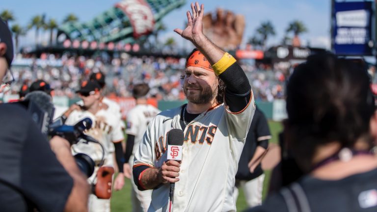 San Francisco Giants' Brandon Crawford waves the crowd after a baseball game against the Los Angeles Dodgers in San Francisco, Sunday, Oct. 1, 2023. The Dodgers won 5-2. (AP/John Hefti)
