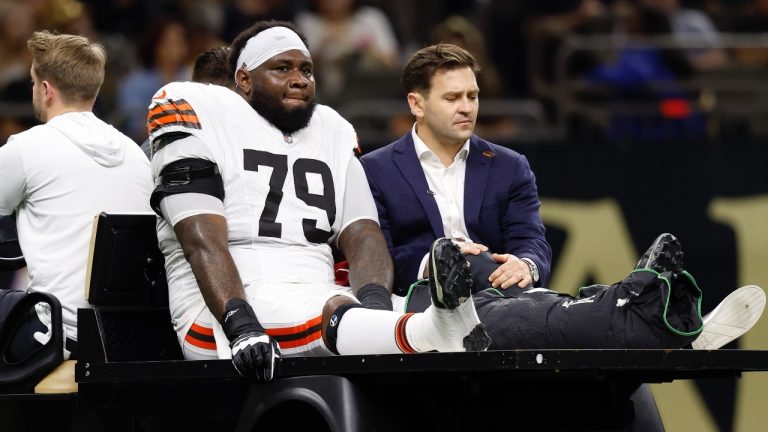 Cleveland Browns offensive tackle Dawand Jones (79) is carted off the field during an NFL game against the New Orleans Saints, Sunday, Nov. 17, 2024, in New Orleans. (AP/Tyler Kaufman)