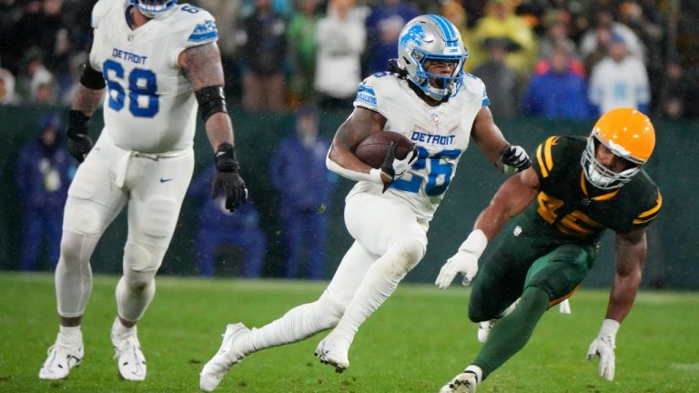 Detroit Lions running back Jahmyr Gibbs (26) runs against the Green Bay Packers during the second half of an NFL football game Sunday, Nov. 3, 2024, in Green Bay, Wis. (Morry Gash/AP)