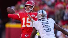 Chiefs’ Mahomes passes Hall of Famer Len Dawson with franchise-record 238th TD pass