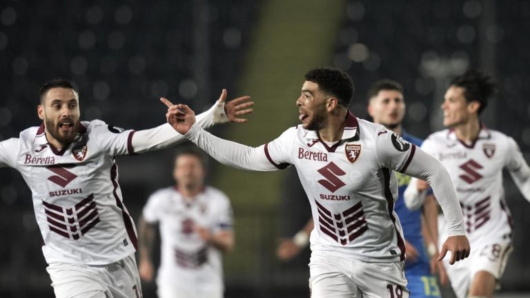 Torino's Che Adams (18) celebrates after scoring during the match between Empoli and Torino. (Massimo Paolone/LaPresse via AP)