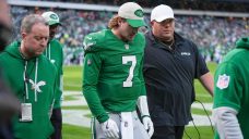 Eagles QB Kenny Pickett ‘OK’ after leaving against Cowboys with rib injury