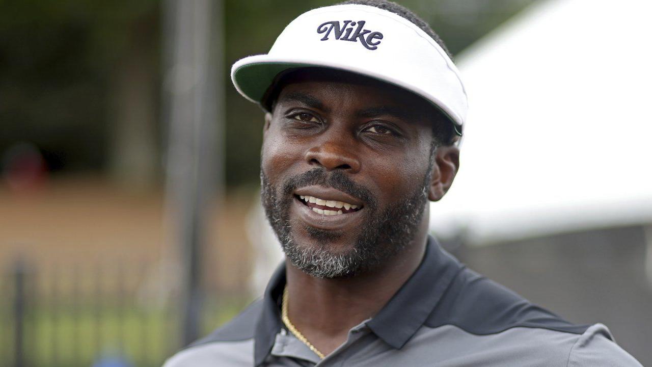 Former NFL star Michael Vick officially hired by Norfolk State