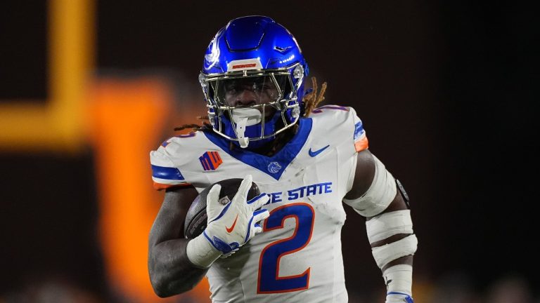 Boise State running back Ashton Jeanty (2) in the first half of an NCAA college football game Saturday, Nov. 23, 2024, in Laramie, Wyo. (David Zalubowski/AP Photo)