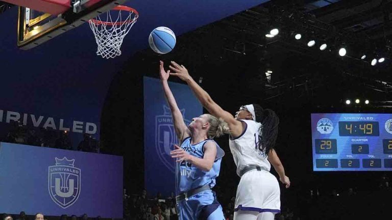 Mist's Courtney Vandersloot (25) aims to score against Lunar Owls' Allisha Gray during the inaugural Unrivaled 3-on-3 basketball game, Friday, Jan. 17, 2025, in Medley, Fla. (Marta Lavandier/AP)