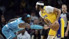 Davis scores 42 points, grabs 23 rebounds as Lakers top Hornets for fourth straight win