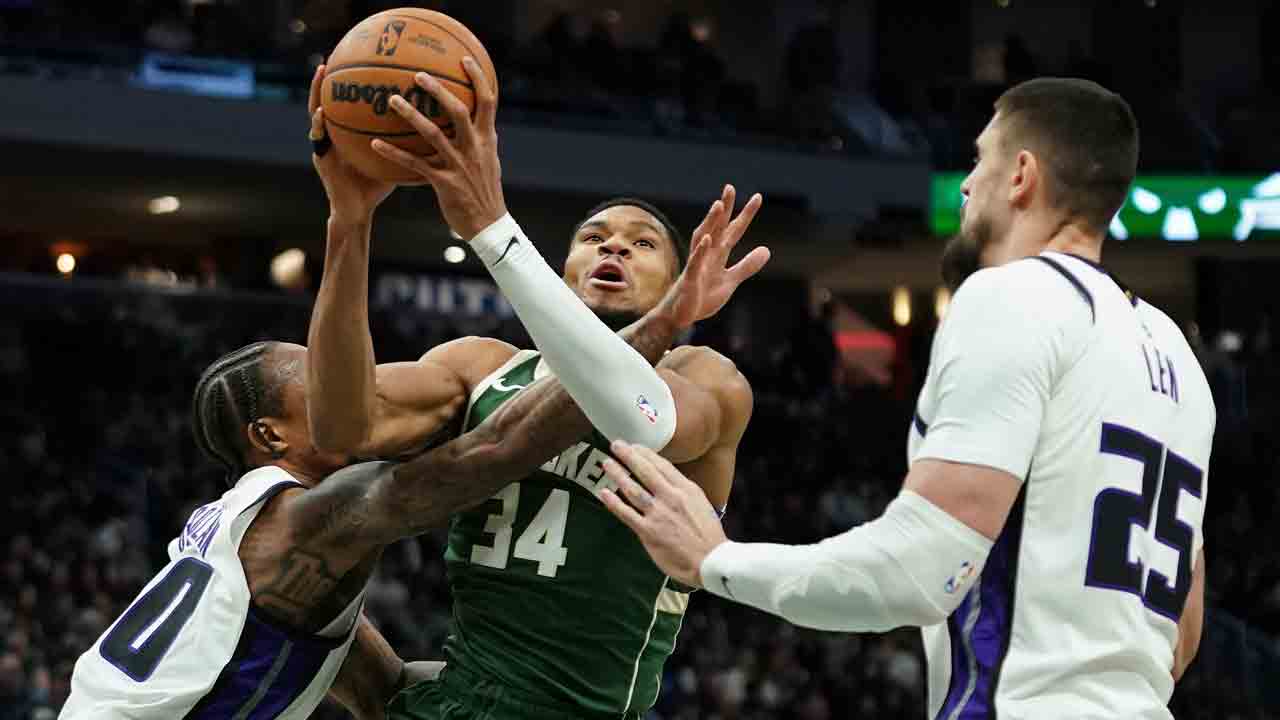 NBA Roundup: Giannis Antetokounmpo’s 50th Triple-Double Leads Bucks Past Kings - News Directory 3