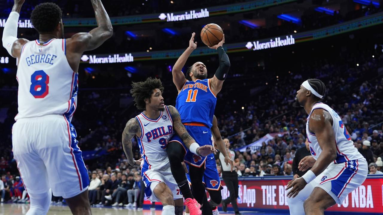 ニックスが76ersを破り、ブランソンが第4QとOTで38得点中16得点を記録