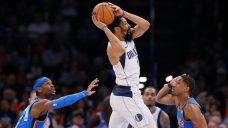 Spencer Dinwiddie, P.J. Washington lead Mavericks over Thunder