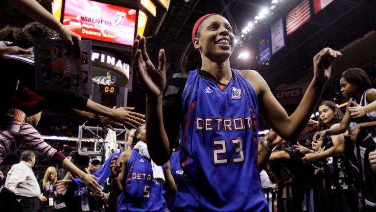 Detroit Shock forward Pienette Pierson (23) and teammates are greeted by fans after they defeated the San Antonio Silver Stars in Game 2 of the WNBA basketball finals in San Antonio, Friday, Oct. 3, 2008. Detroit won 69-61. (AP Photo/Eric Gay)