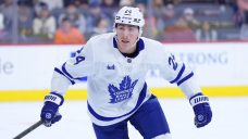 Maple Leafs&#8217; Connor Dewar day-to-day with upper-body injury, out vs. Blue Jackets