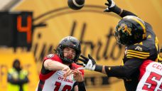 Redblacks sign American quarterback Dustin Crum to a one-year extension