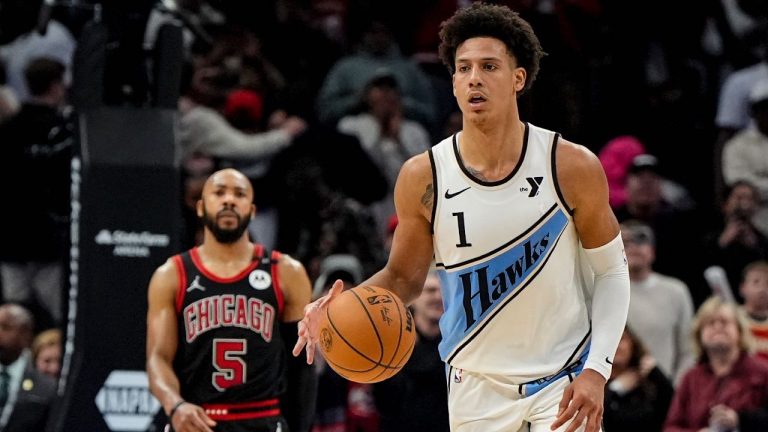 Atlanta Hawks forward Jalen Johnson moves the ball against the Chicago Bulls during the second half of an NBA game, Thursday, Dec. 26, 2024, in Atlanta. (AP/Mike Stewart)