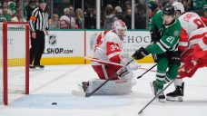 Jason Robertson, Jake Oettinger shine as Stars beat Red Wings