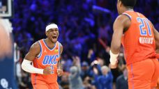 Thunder’s Gilgeous-Alexander scores 33 in rally over Knicks for 14th straight