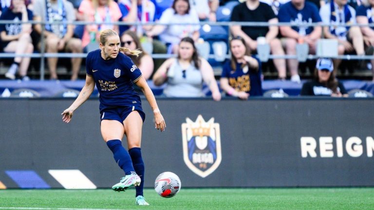 Seattle Reign's Nikki Stanton controls the ball. (HO, Jane Gershovich/CP)