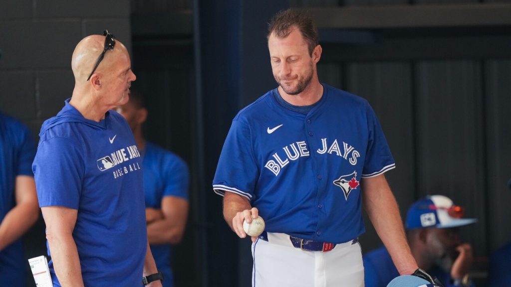 Blue Jays' Pete Walker shares early impressions of working with Scherzer