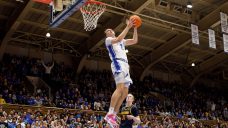 Flagg scores 27, No. 3 Duke extends home win streak with win over California
