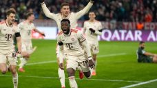Champions League Roundup: Bayern advances on late Davies goal