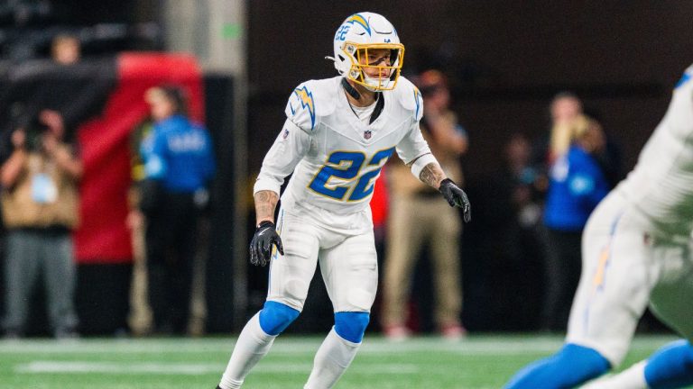 Los Angeles Chargers cornerback Elijah Molden lines up during the first half of an NFL game against the Atlanta Falcons, Sunday, Dec. 1, 2024, in Atlanta.(AP/Danny Karnik)