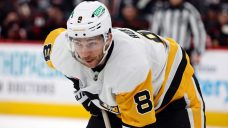 Penguins trade Michael Bunting to Predators for Luke Schenn, Tommy Novak