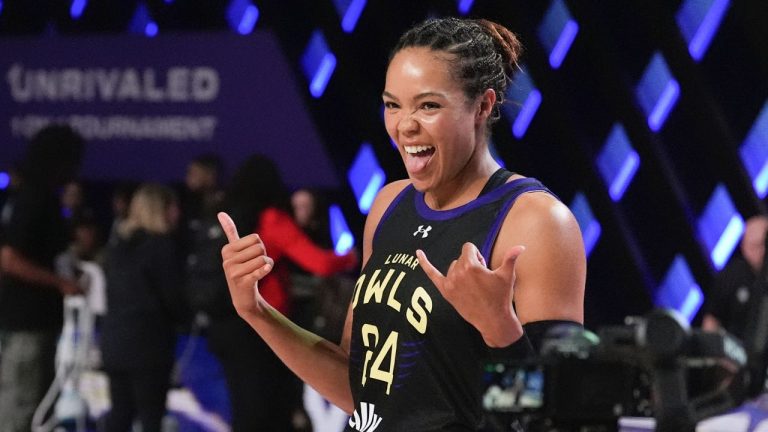 Napheesa Collier celebrates after defeating Aaliyah Edwards in the Unrivaled 1-on-1 basketball final, in Friday, Feb. 14, 2025, in Medley, Fla. (AP/Rebecca Blackwell)