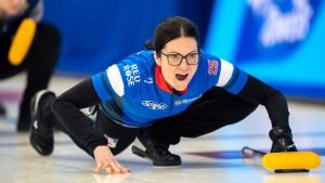 Manitoba skip Kerri Einarson calls a sweep in Scotties Tournament of Hearts action against Nova Scotia in Thunder Bay, Ont., Wednesday, Feb. 19, 2025. (Frank Gunn/THE CANADIAN PRESS)