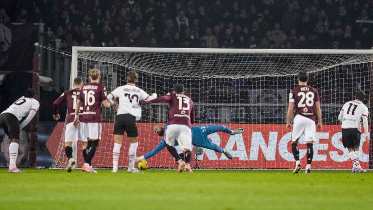 Torino's goalkeeper Vanja Milinkovic-Savic saves a penalty during the Italian Serie A soccer match between Torino and AC Milan the Stadio Olimpico Grande Torino in Turin, north west Italy, Saturday, Feb. 22, 2025. (Fabio Ferrari/LaPresse via AP)
