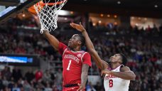 Calipari guides Arkansas past Pitino, No. 2 St. John’s for trip to Sweet 16