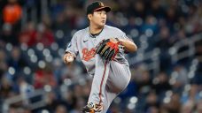 Rockies and RHP Tomoyuki Sugano agree to $5.1 million, one-year contract