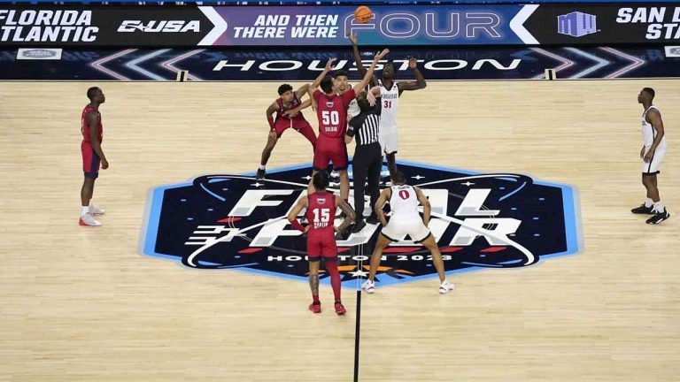 Florida Atlantic center Vladislav Goldin (50) and San Diego State forward Nathan Mensah (31) jump for the tipoff during the first half of a Final Four college basketball game. (Godofredo A. Vasquez/AP)