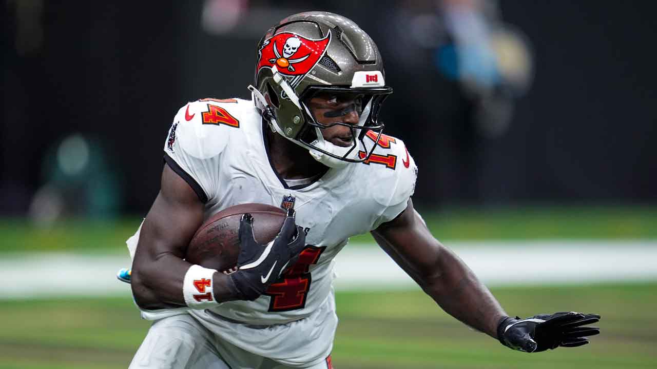 Report: Buccaneers’ Godwin, Wirfs expected to play vs. Eagles