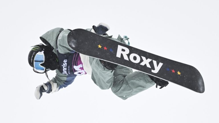 Gold medallist Chloe Kim of USA in action during the Snowboard Halfpipe competition at the FIS Snowboard, Freestyle and Freeski World Championships in St. Moritz, Switzerland, Saturday, March 29, 2025. (Gian Ehrenzeller/Keystone via AP)