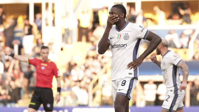 Inter Milan's Marcus Thuram celebrates scoring his side's second goal during the Serie A soccer match between Parma and Inter, at the Ennio Tardini Stadium in Parma, Italy, Saturday April 5, 2025. (Massimo Paolone/LaPresse via AP)
