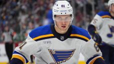 Blues&#8217; Dylan Holloway out week-to-week with lower-body injury