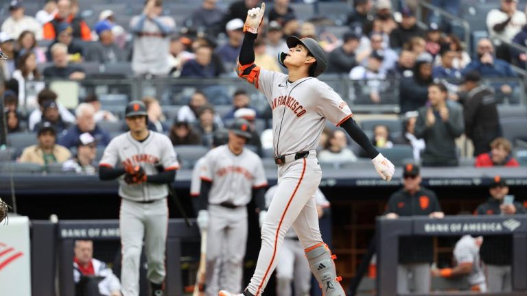 San Francisco Giants' Jung Hoo Lee reacts after hitting a home run during the fourth inning of a baseball game against the New York Yankees. (Pamela Smith/AP)