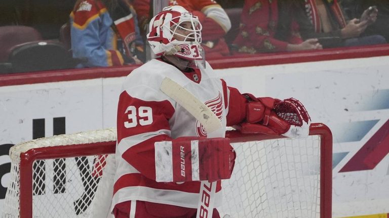 Detroit Red Wings goaltender Cam Talbot (39) looks up at the scoreboard near the end of the third period of an NHL hockey game against the Florida Panthers. (Marta Lavandier/AP)
