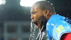 Guerrero Jr.’s clutch homer seals series win as Blue Jays rally past Red Sox again