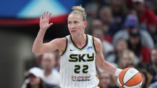 Vandersloot sets multiple franchise marks in Sky’s win over Wings