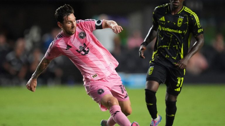 Inter Miami forward Lionel Messi (10) controls the ball past Columbus Crew forward Ibrahim Aliyu (11) during the first half of an MLS soccer match, Saturday, May 31, 2025, in Fort Lauderdale, Fla. (Rebecca Blackwell/AP)